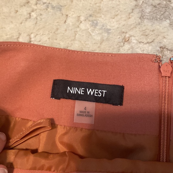 “Copper” colored Nine West skirt size 4 - Picture 4 of 4
